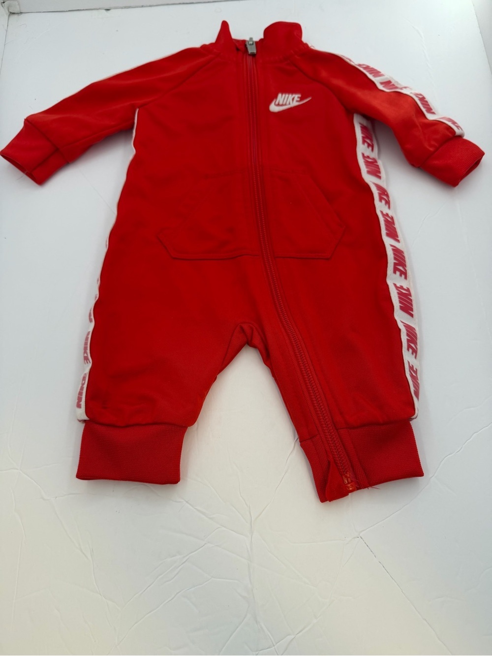 Nike Baby Red Zip-Up One Piece Romper Jumpsuit Newborn 50–56 cm Unisex